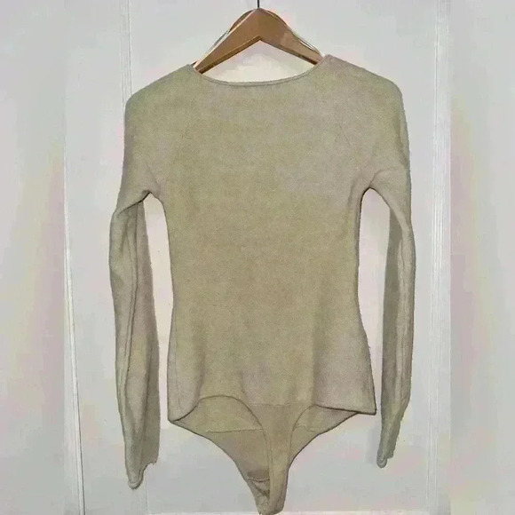 Free People Sweetheart Neckline Thong Soft Bodysuit sz Medium - Picture 3 of 8
